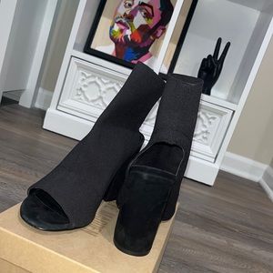 Steve Madden Peep Toe Heel Bootie 🖤